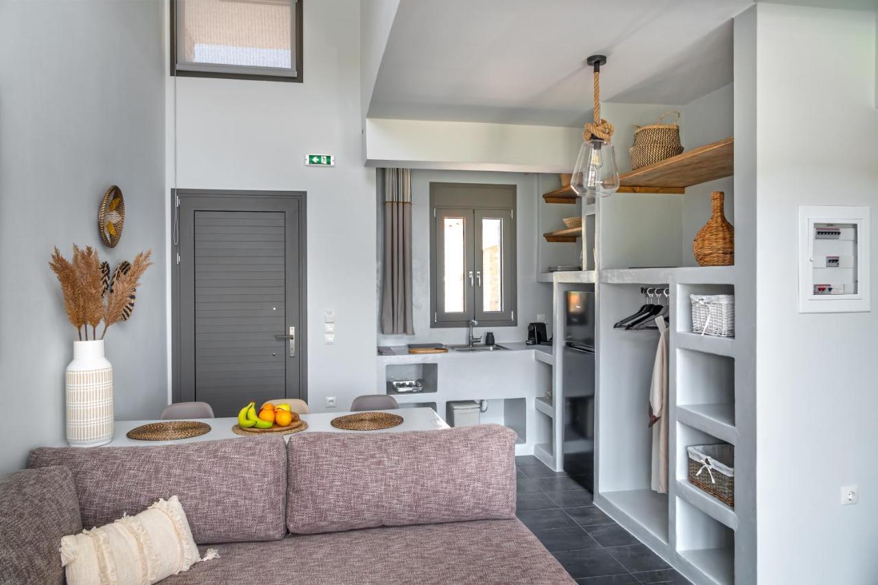 La Perla Suites Agioi Apostoli Extérieur photo