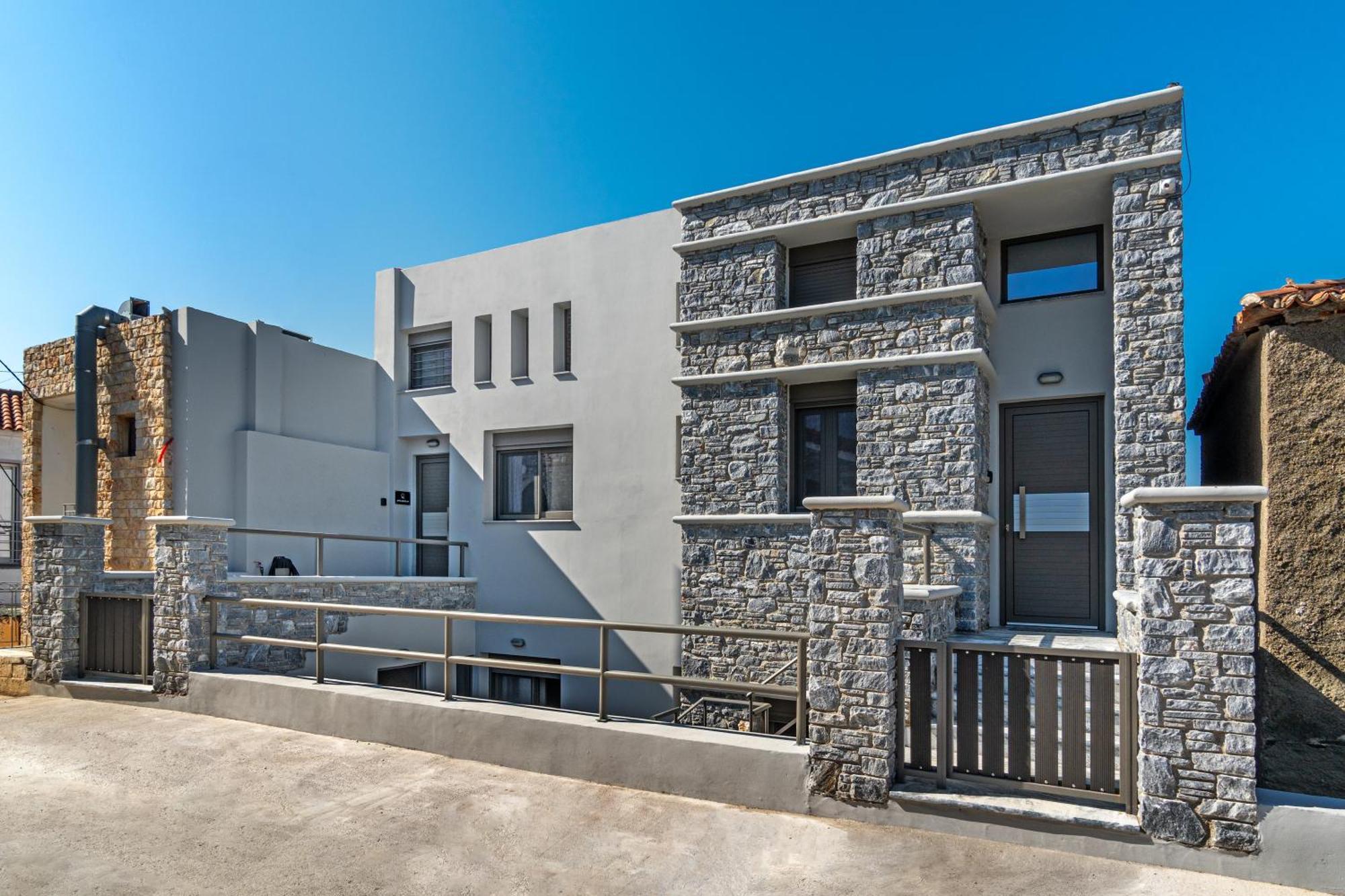 La Perla Suites Agioi Apostoli Extérieur photo
