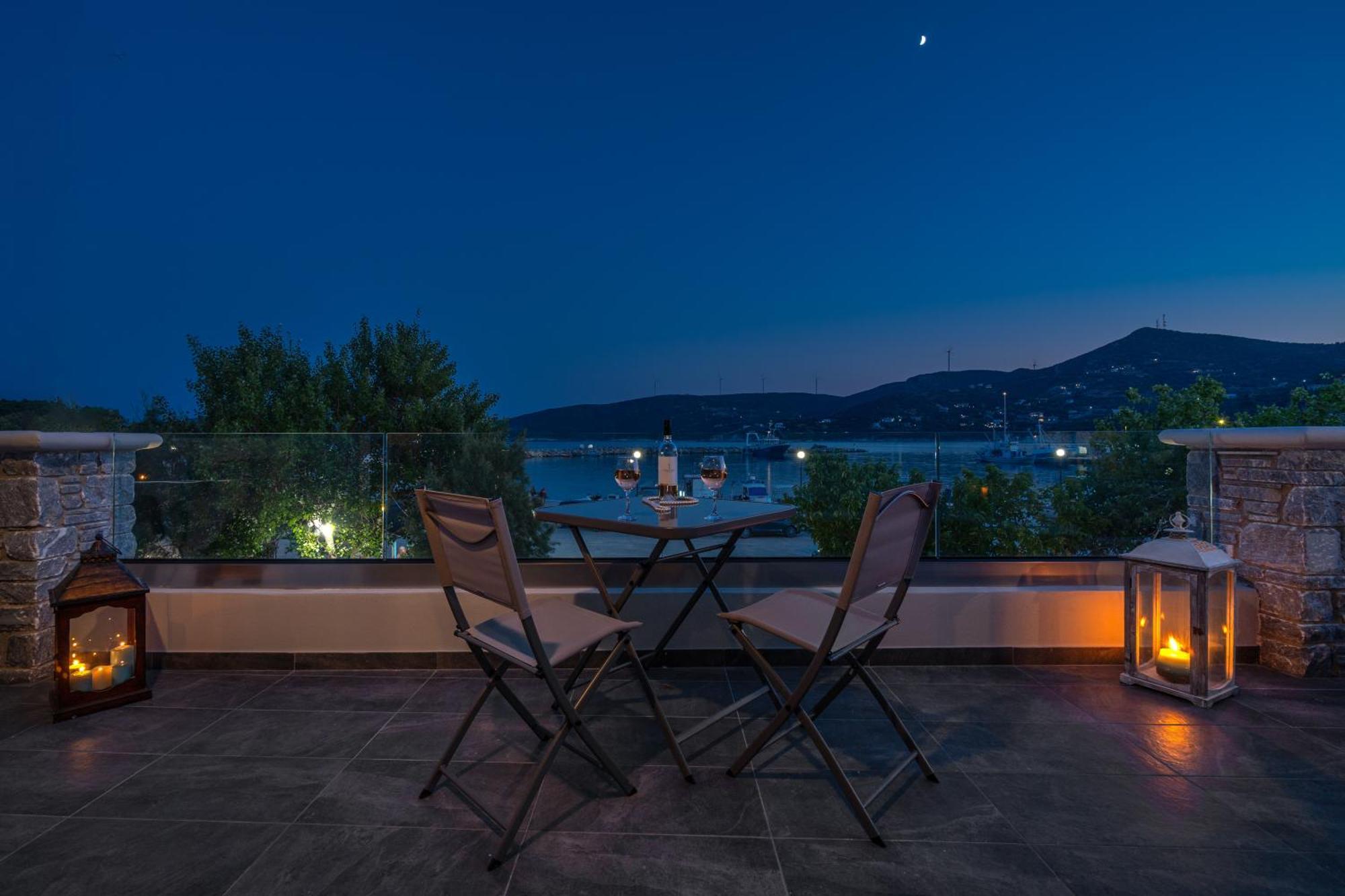 La Perla Suites Agioi Apostoli Extérieur photo