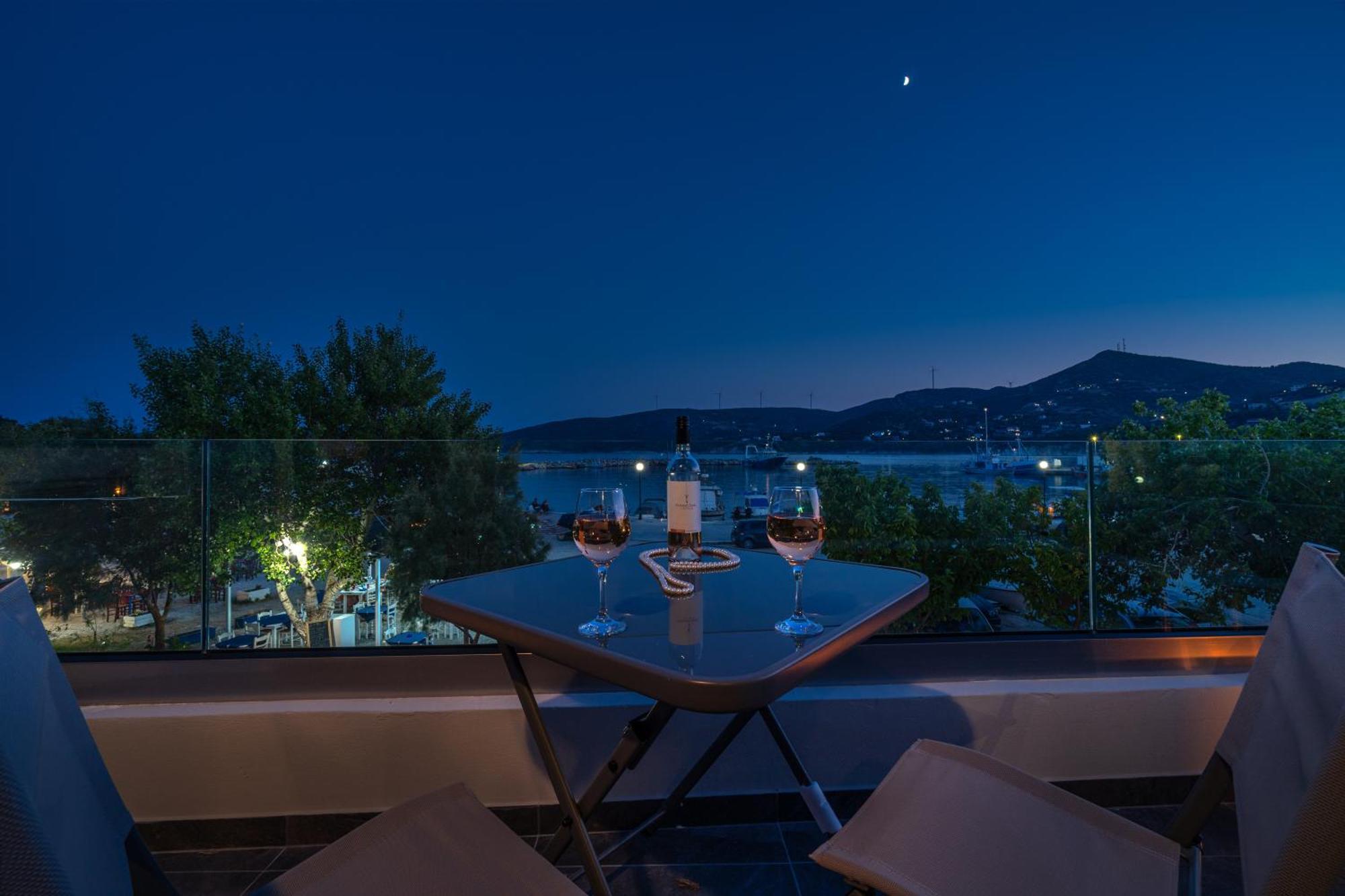 La Perla Suites Agioi Apostoli Extérieur photo